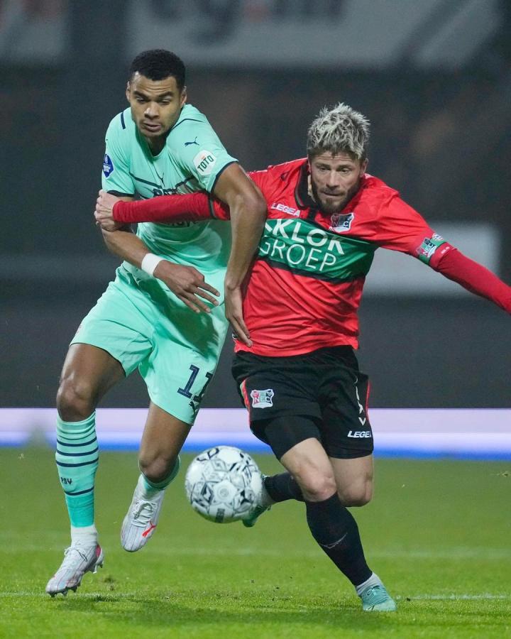 全场观众为 全场观众为